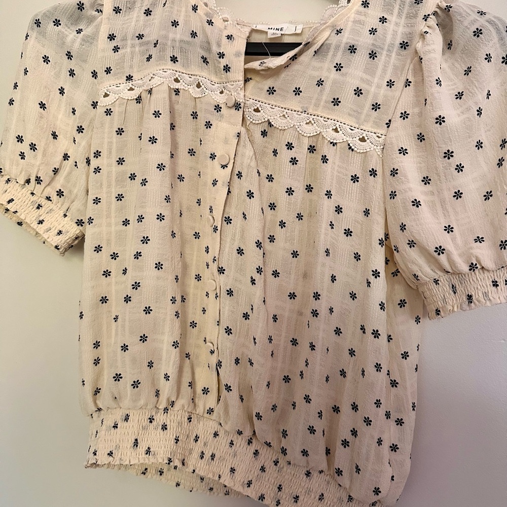 Mine Cream and Black Floral Blouse - Picture 2 of 9